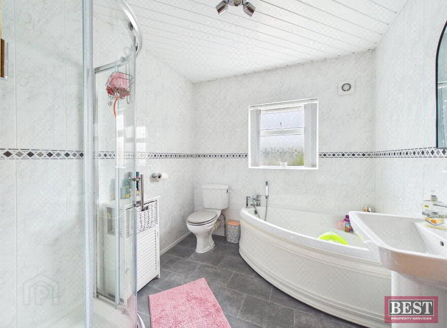 33 Rockfield Heights, Newry, BT34 2DD