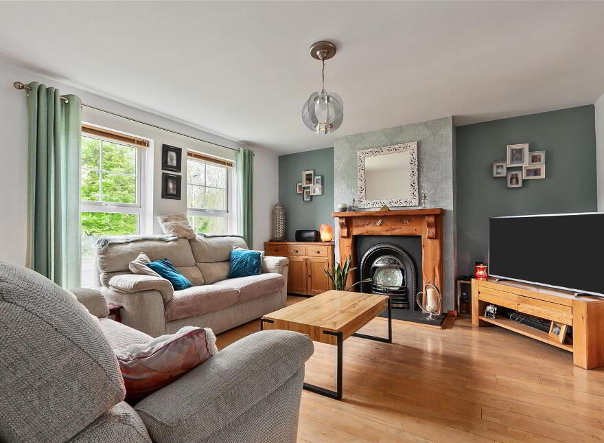 25 Lindara Drive, Larne, BT40 2FB