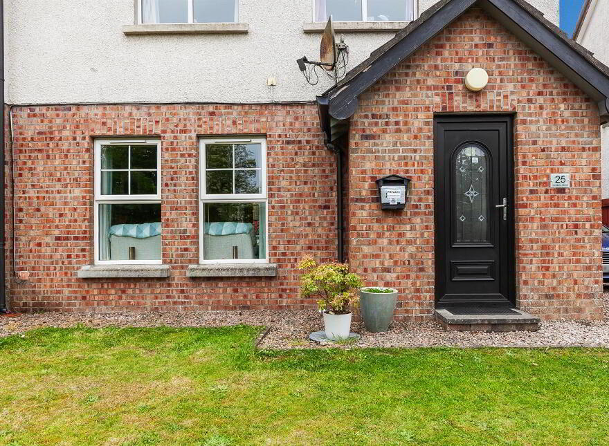 25 Lindara Drive, Larne, BT40 2FB