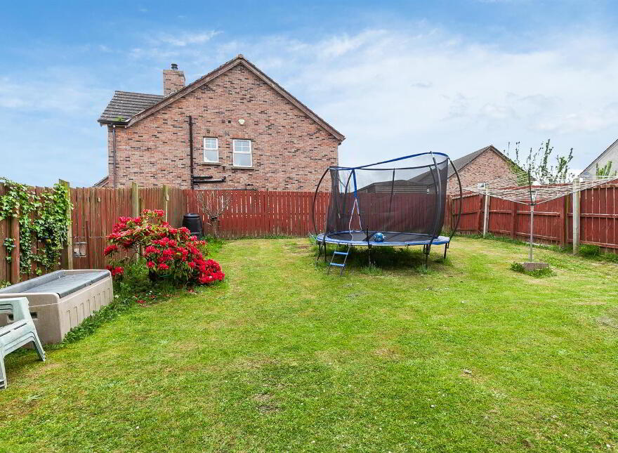25 Lindara Drive, Larne, BT40 2FB