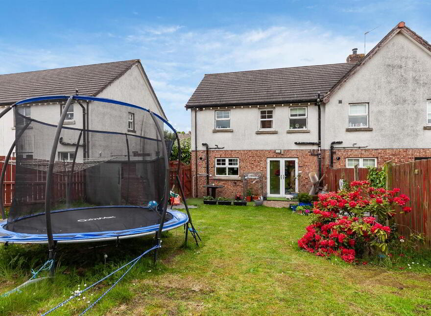 25 Lindara Drive, Larne, BT40 2FB