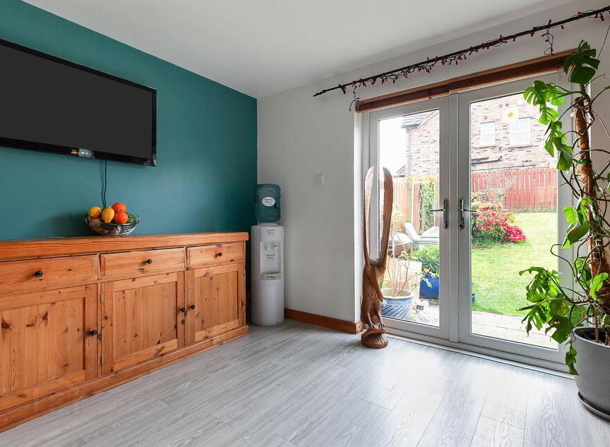 25 Lindara Drive, Larne, BT40 2FB