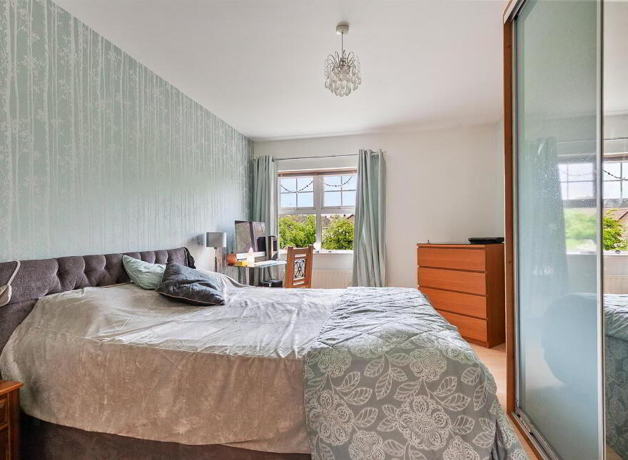 25 Lindara Drive, Larne, BT40 2FB