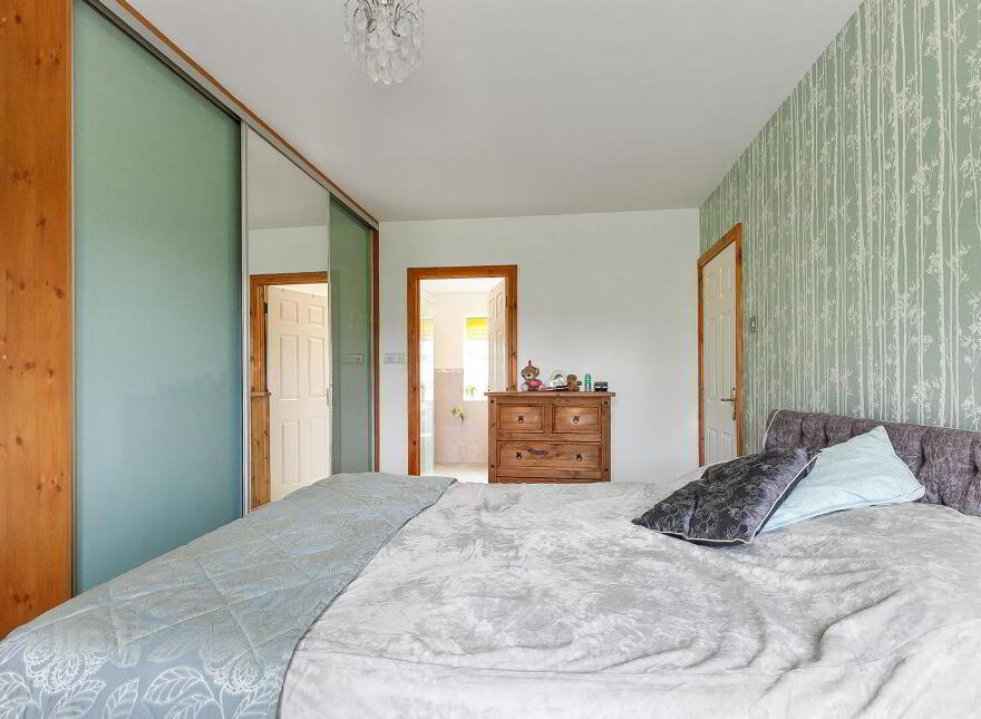 25 Lindara Drive, Larne, BT40 2FB