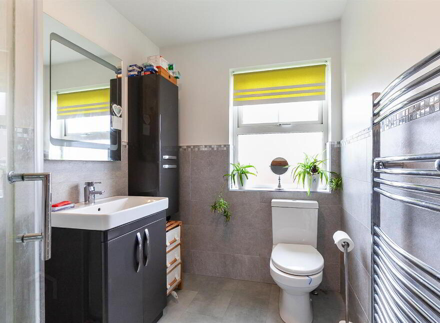 25 Lindara Drive, Larne, BT40 2FB
