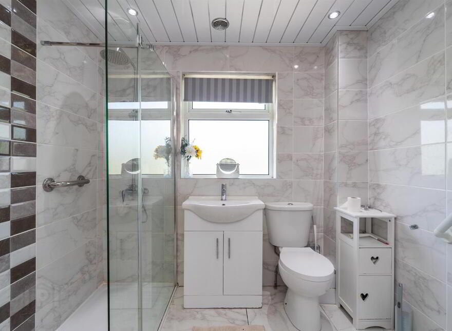 4 Valleyside Close, Belfast, BT12 7LH