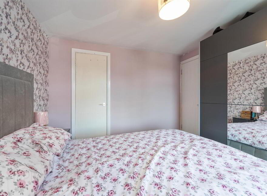 4 Valleyside Close, Belfast, BT12 7LH