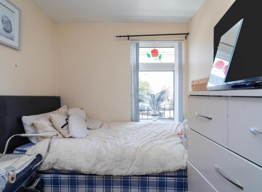 4 Valleyside Close, Belfast, BT12 7LH