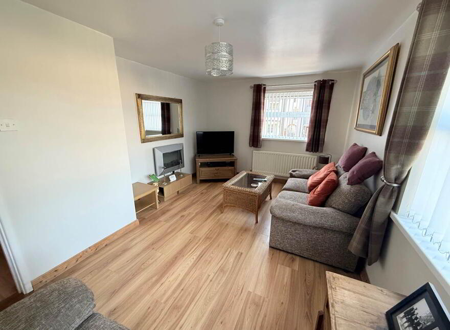 24a Enler Park East, Dundonald, Belfast, BT16 2DW