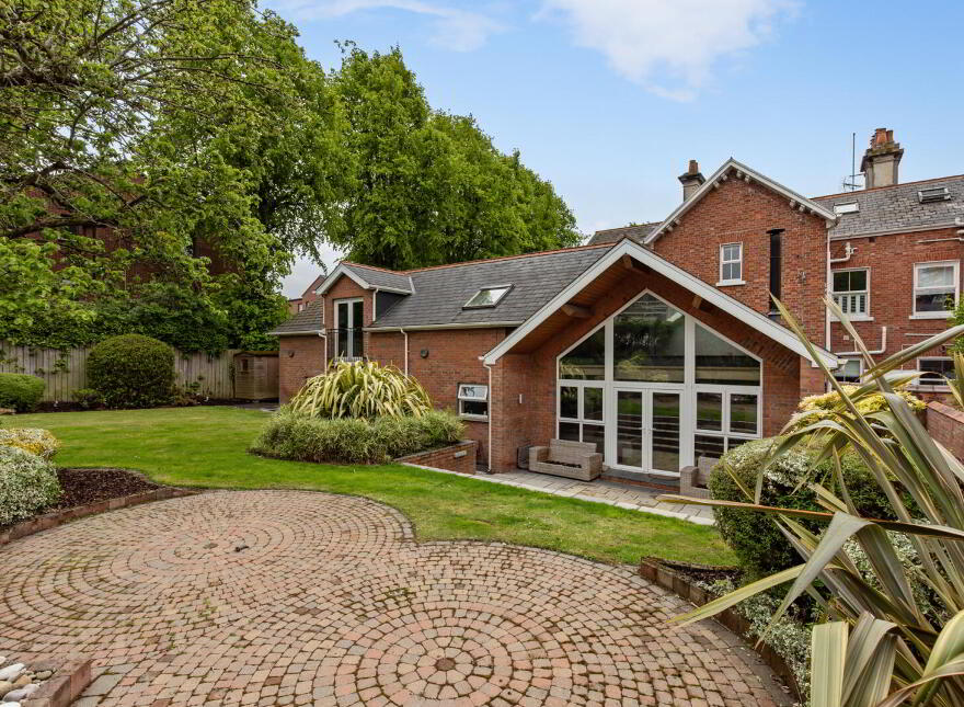 'Rudesheim', 98 Kings Road, Belfast, BT5 7BW