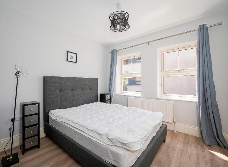 34a Wellington Park, Belfast, BT9 6DN