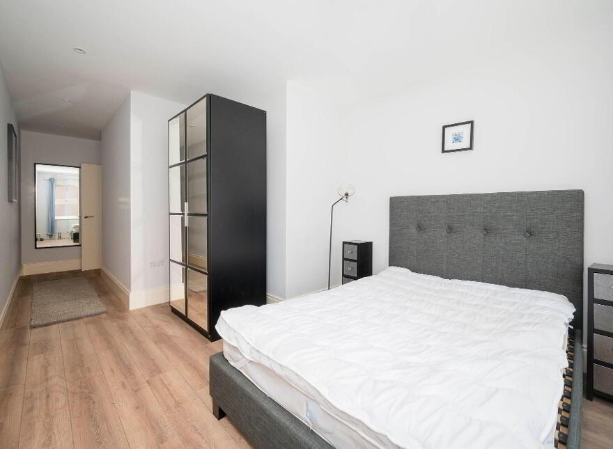 34a Wellington Park, Belfast, BT9 6DN