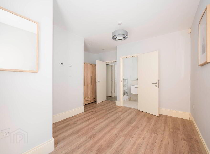 34a Wellington Park, Belfast, BT9 6DN