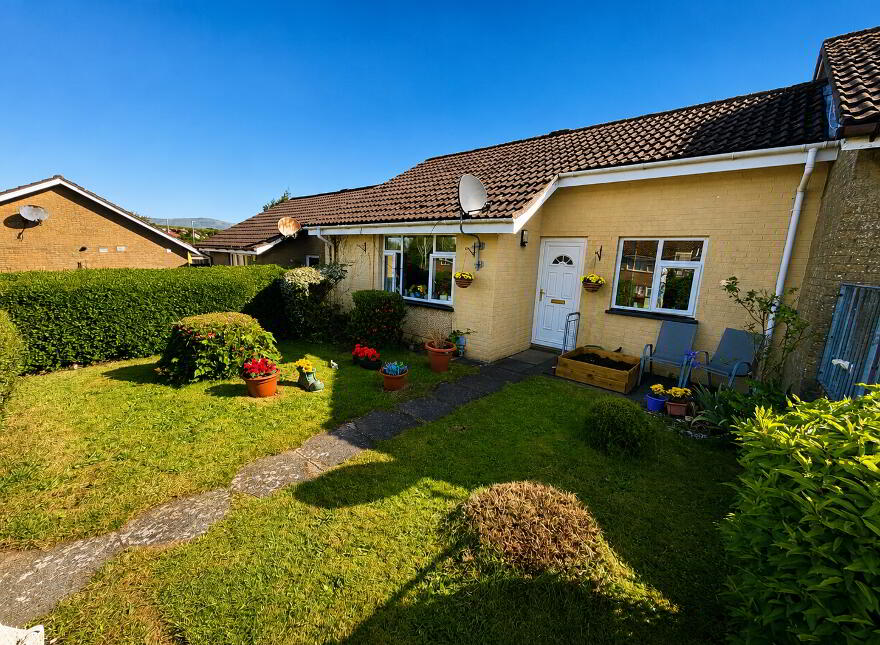 19 Cashel Hill Park, Cityside, L'Derry, BT48 8LS