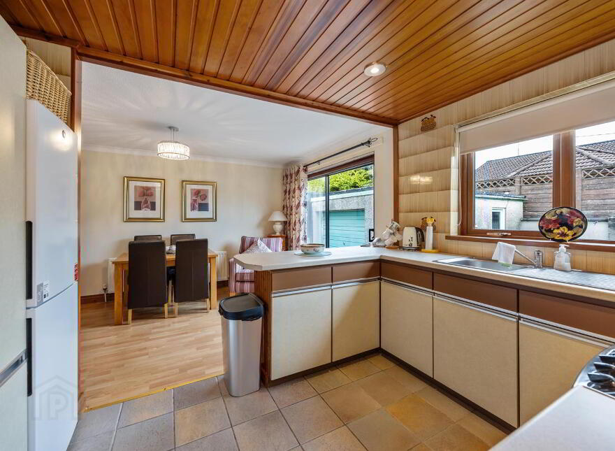 16 Glennor Crescent, Carryduff, Belfast, BT8 8HW