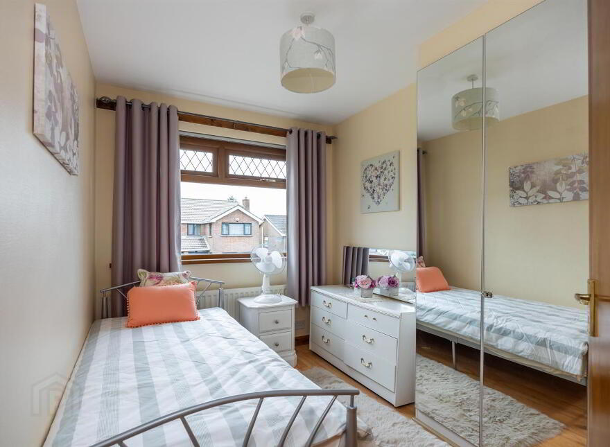 16 Glennor Crescent, Carryduff, Belfast, BT8 8HW