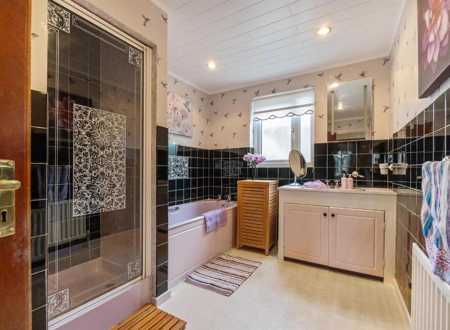 16 Glennor Crescent, Carryduff, Belfast, BT8 8HW