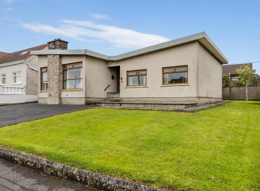 16 Glennor Crescent, Carryduff, Belfast, BT8 8HW