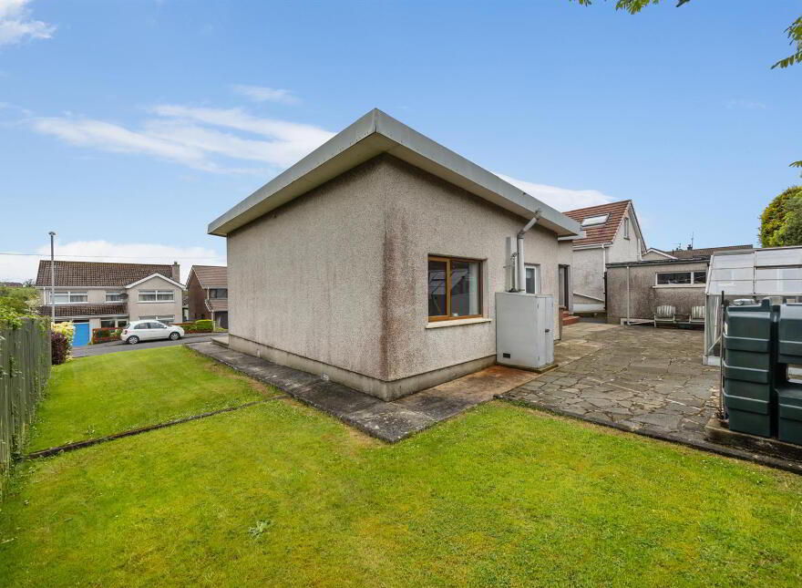 16 Glennor Crescent, Carryduff, Belfast, BT8 8HW