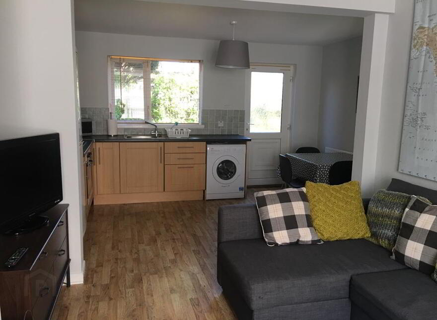 96 Maryville Street, Dublin Road, Belfast, BT7 1AE