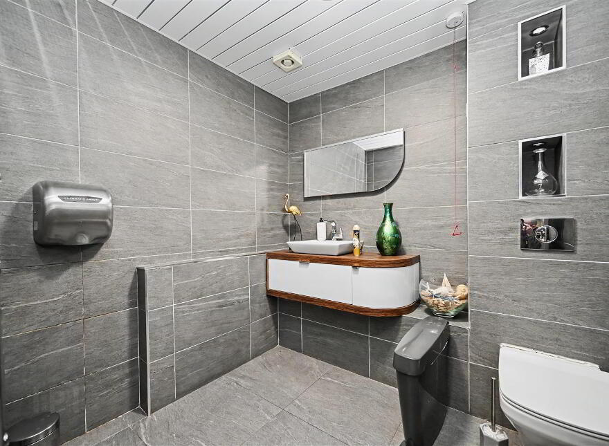 120c Castlereagh Street, Belfast, BT5 4NL