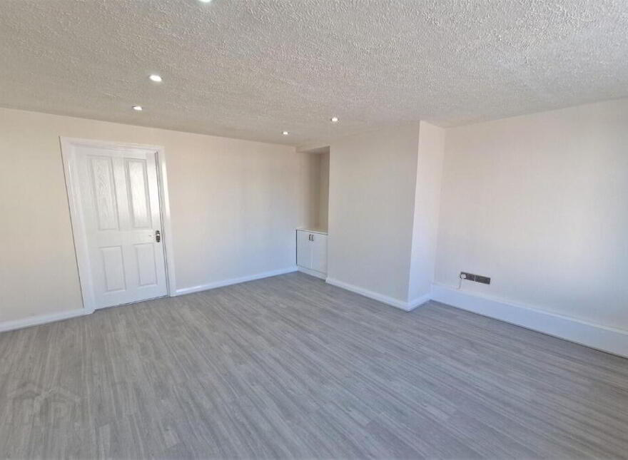 Shore Crescent, Belfast, BT15 4JS