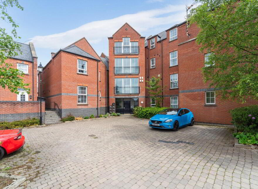 36 Lady Wallace Walk, Lisburn, BT28 3GY