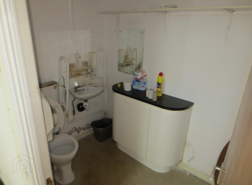 Great Location, 165 Ormeau Road, Queens Quarter, Belfast, BT7 1SQ