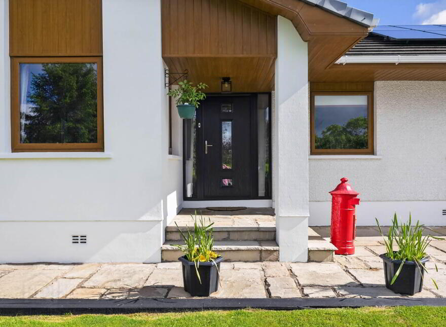 9 River Road, Lisburn, BT27 6TN