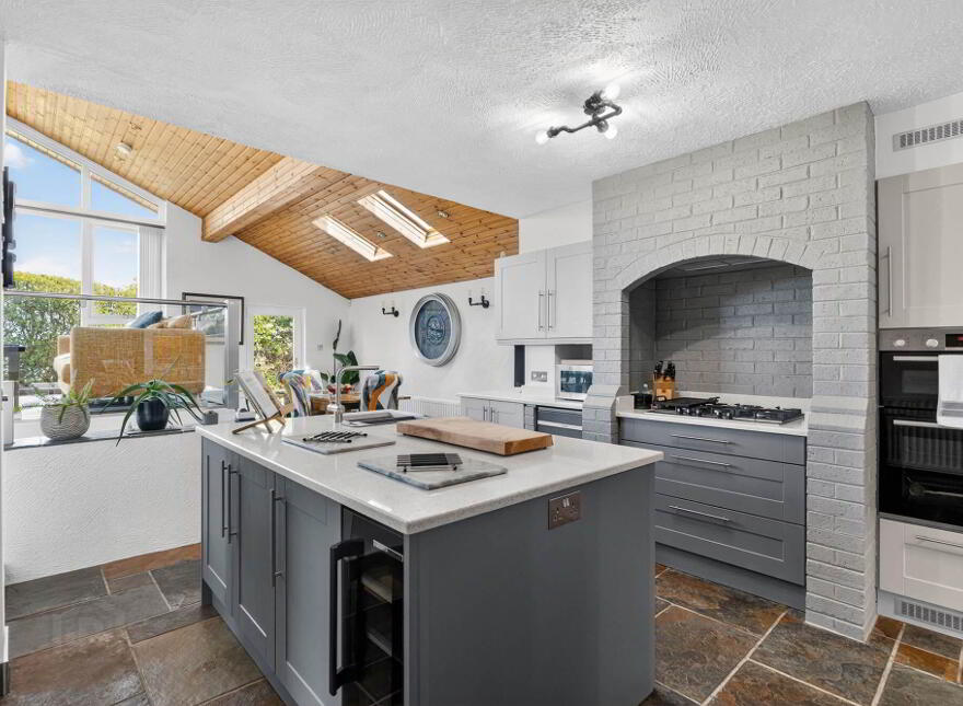 9 River Road, Lisburn, BT27 6TN
