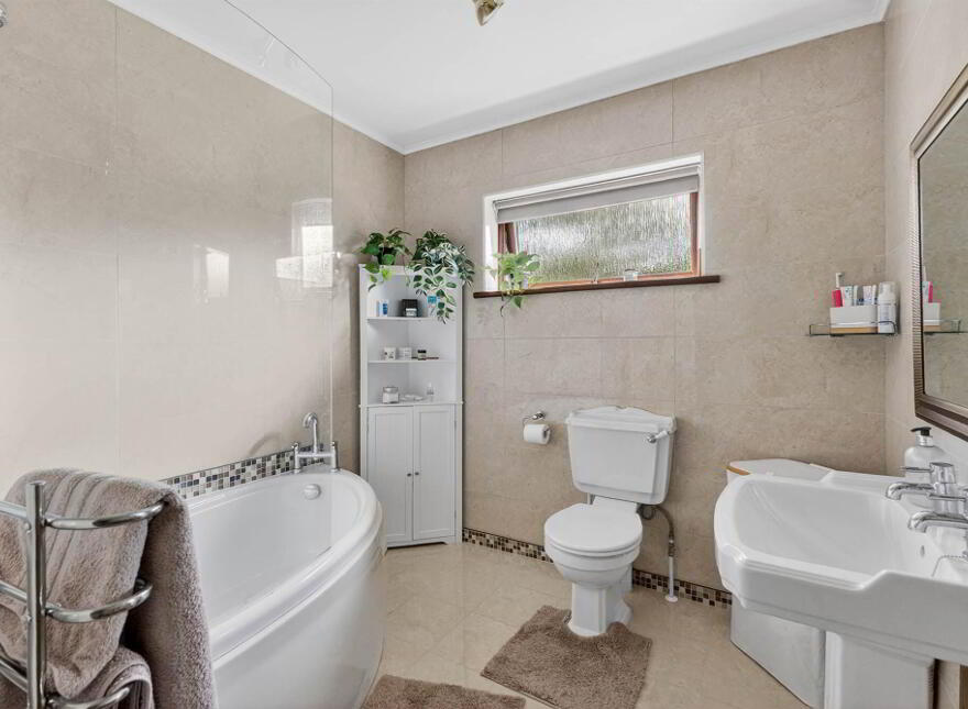9 River Road, Lisburn, BT27 6TN