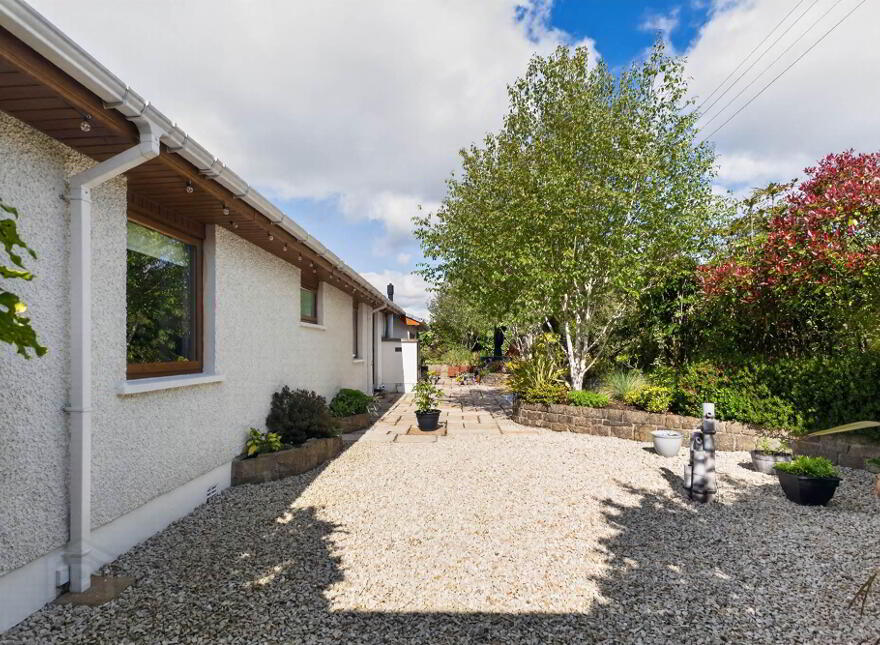 9 River Road, Lisburn, BT27 6TN