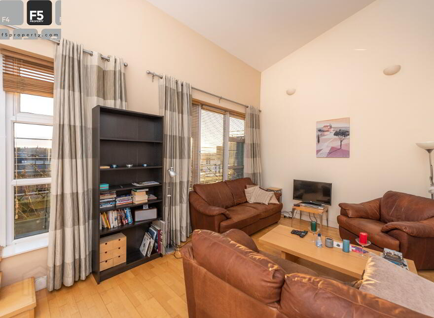 704, Park Avenue, Dublin Road, Belfast, BT7 1AQ