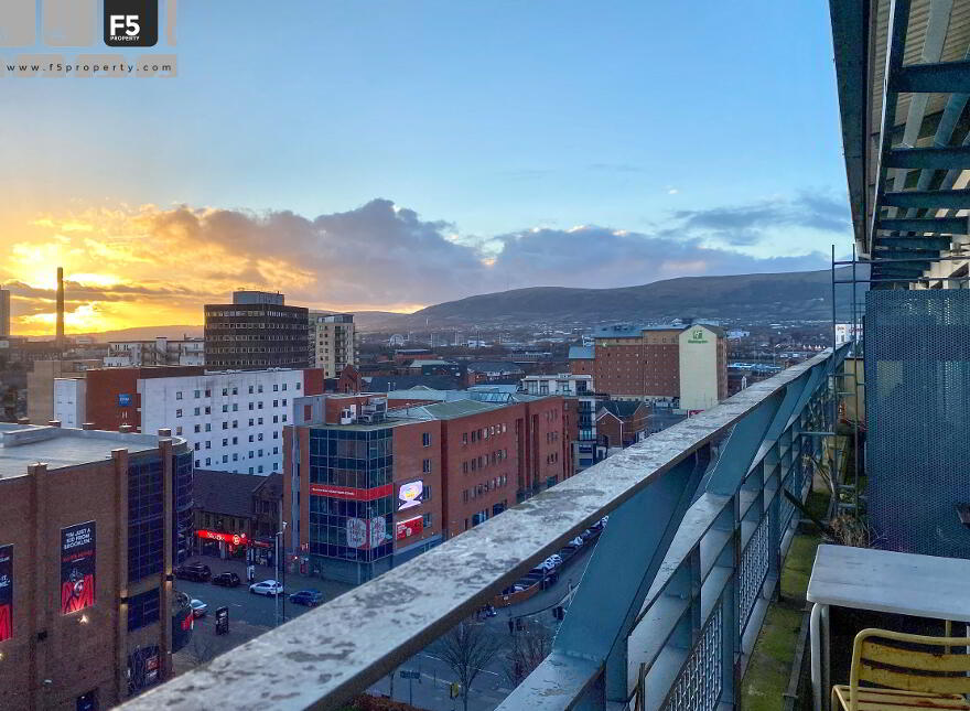 704, Park Avenue, Dublin Road, Belfast, BT7 1AQ