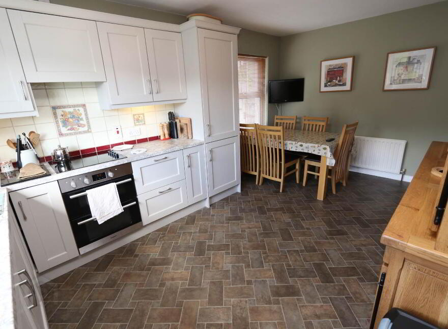 2 Brochan Field, Clabby, BT75 0LU