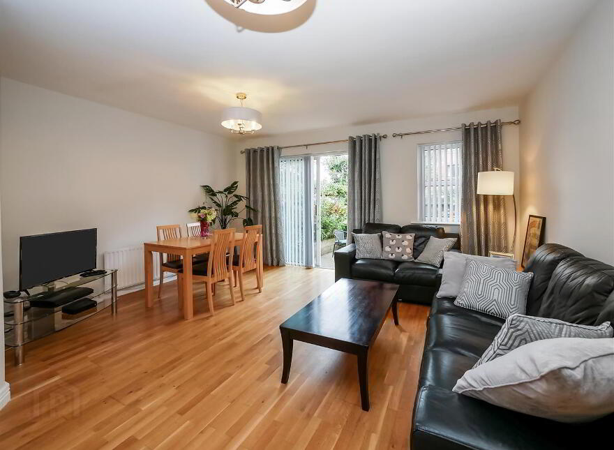 14 Ardenlee Court, Ravenhill Road, Belfast, BT6 8QE