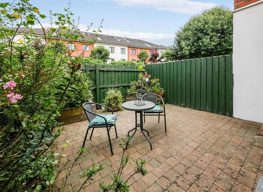 14 Ardenlee Court, Ravenhill Road, Belfast, BT6 8QE