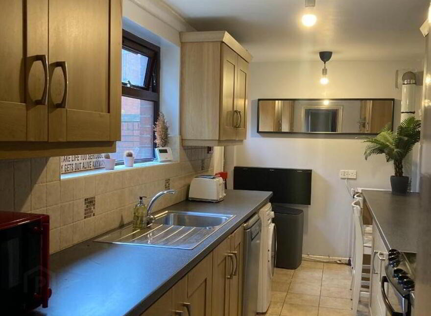 Unit 5, 2 Lisburn Avenue, Belfast, BT9 7FX