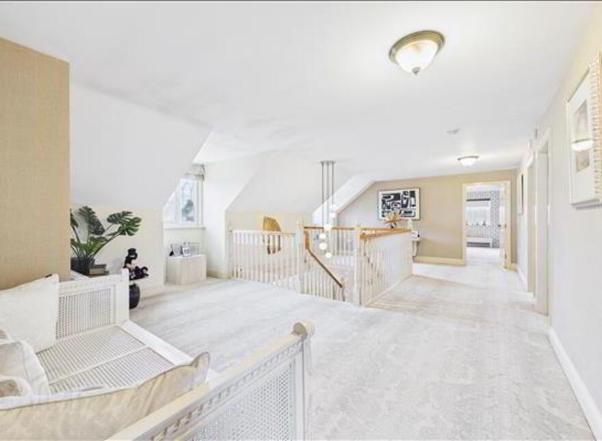 Luffany, Mooncoin