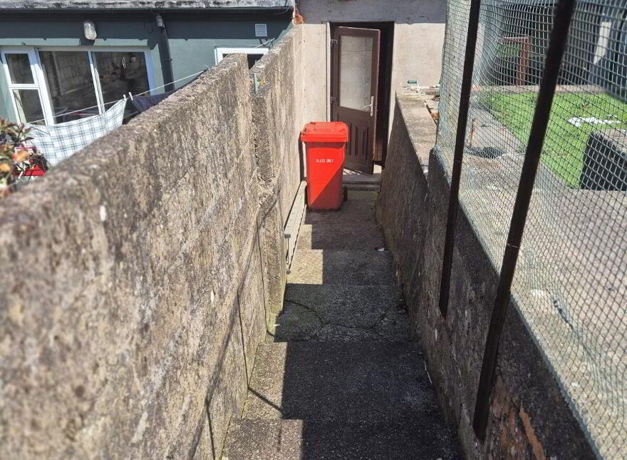 6 Grandview Place, Old Youghal Road, Dillons Cross, T23F9C5