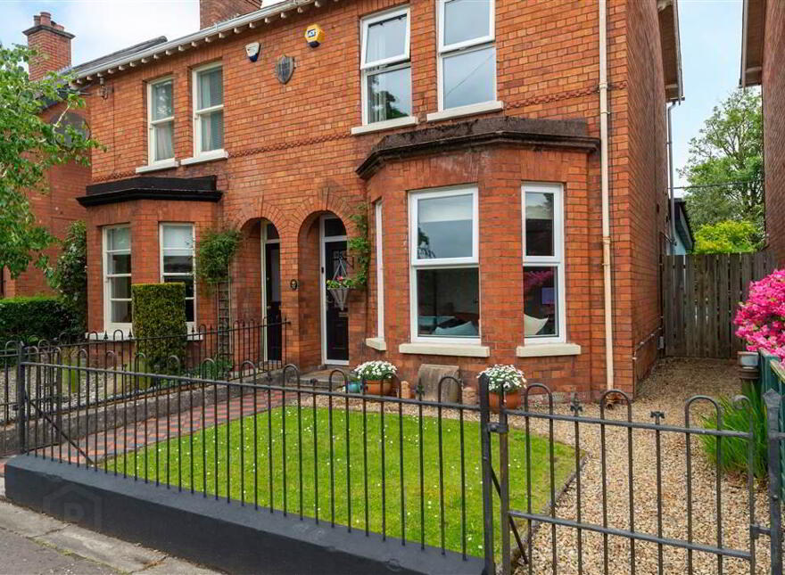 52 Glenburn Road, Dunmurry, Belfast, BT17 9AN