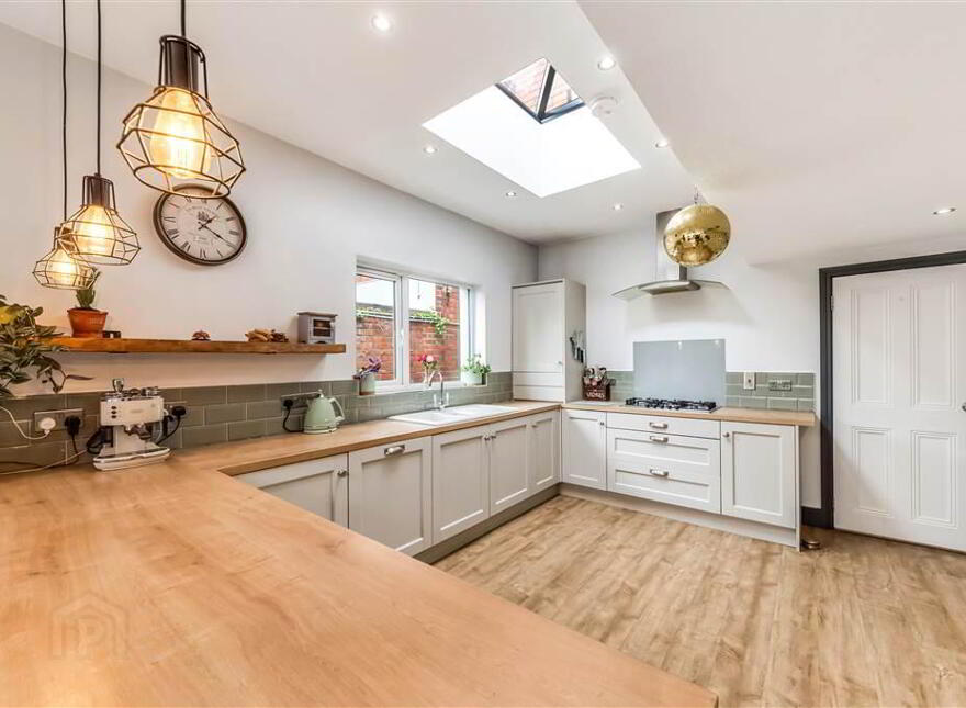 52 Glenburn Road, Dunmurry, Belfast, BT17 9AN