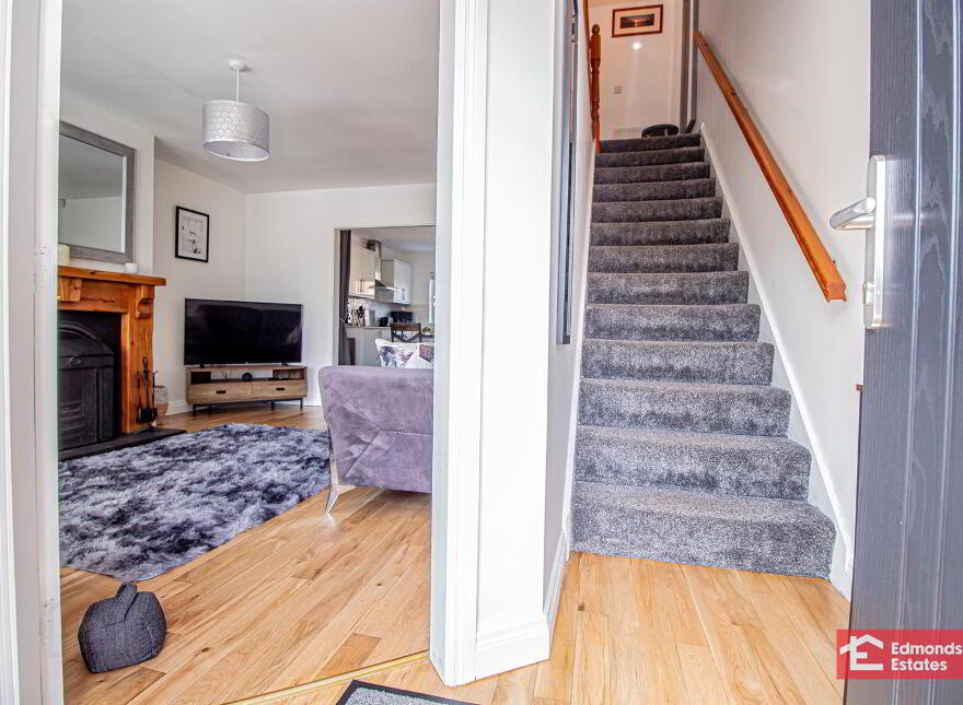 67 Rossdale, Ballymena, BT42 2SA