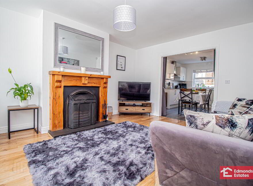 67 Rossdale, Ballymena, BT42 2SA