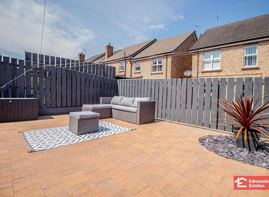 67 Rossdale, Ballymena, BT42 2SA