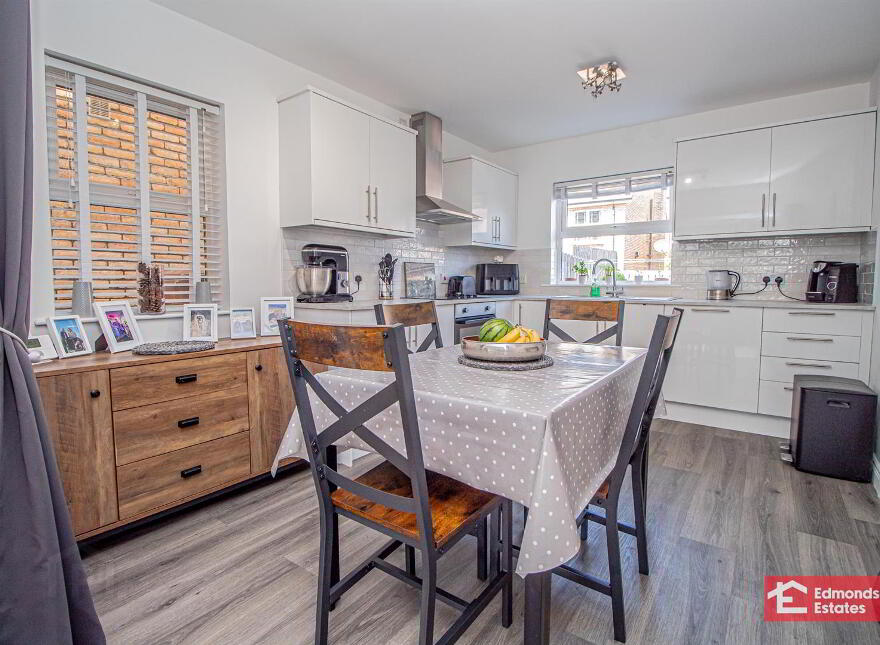 67 Rossdale, Ballymena, BT42 2SA