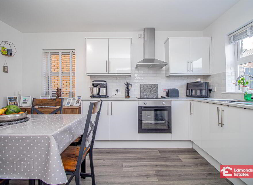 67 Rossdale, Ballymena, BT42 2SA
