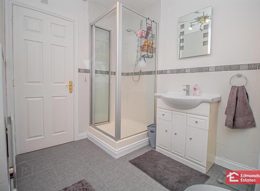 67 Rossdale, Ballymena, BT42 2SA