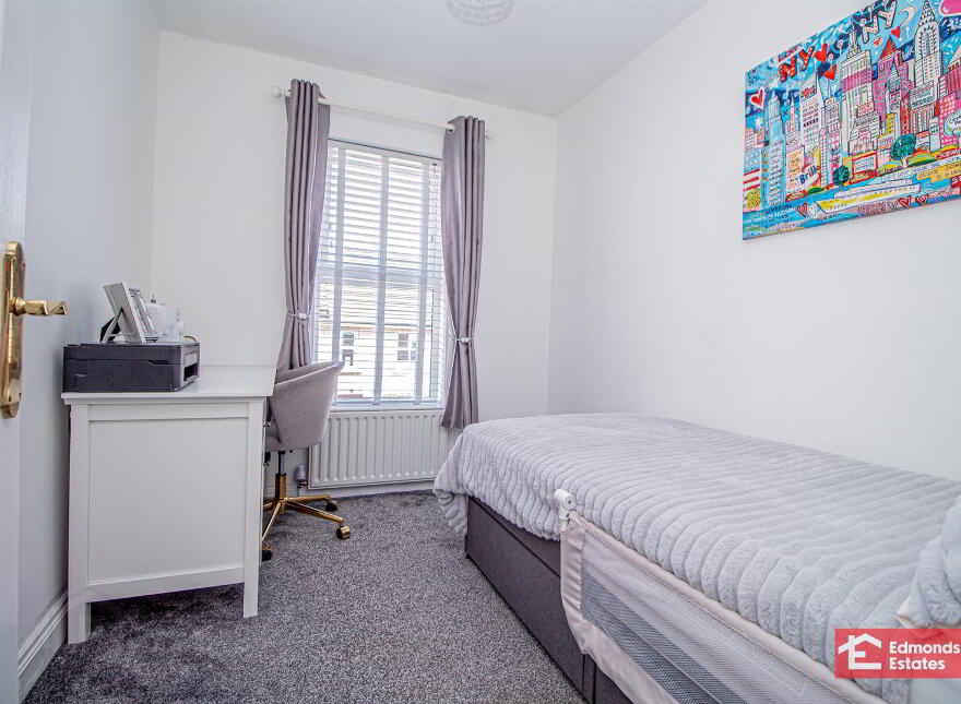 67 Rossdale, Ballymena, BT42 2SA