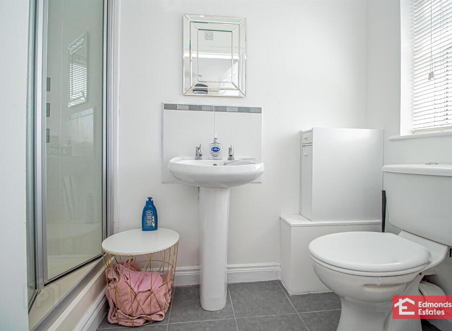 67 Rossdale, Ballymena, BT42 2SA